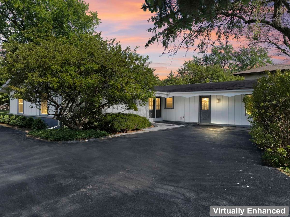1049 Martingale Drive, Bartlett, IL 60103