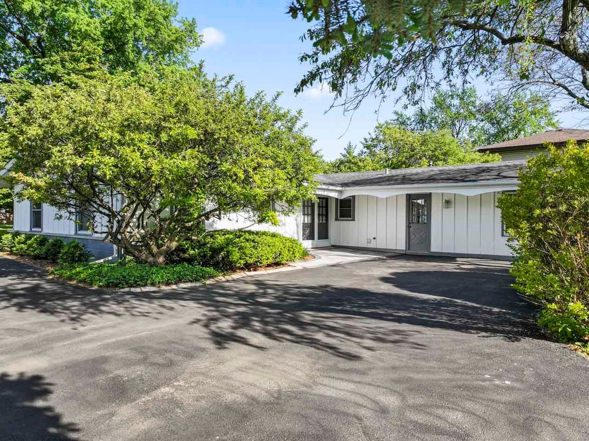 1049 Martingale Drive, Bartlett, IL 60103