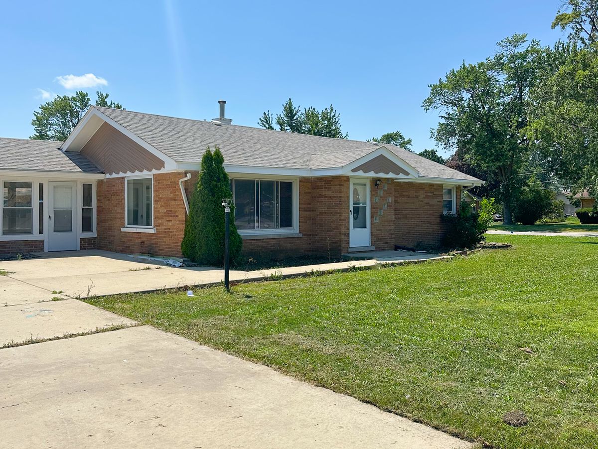 9405 S 76th Court, Hickory Hills, IL 60457