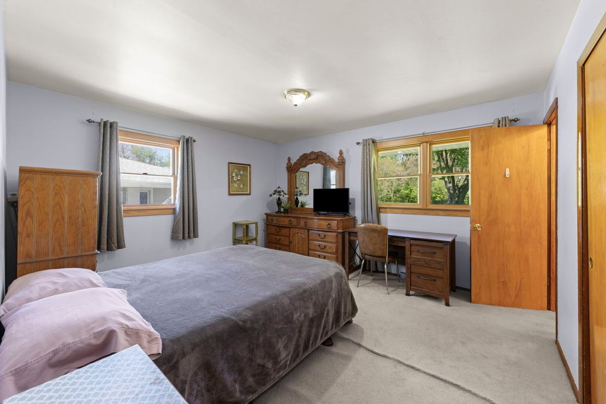 6023 S Richmond Avenue, Willowbrook, IL 60527