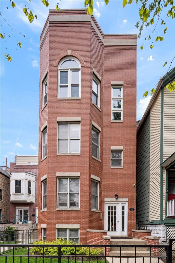 3051 Clifton Avenue, Chicago, IL 60657