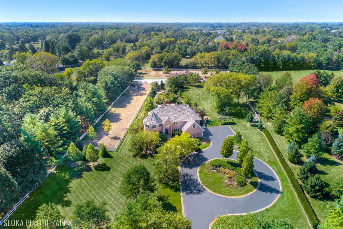 11 Moate Lane, Barrington Hills, IL 60010