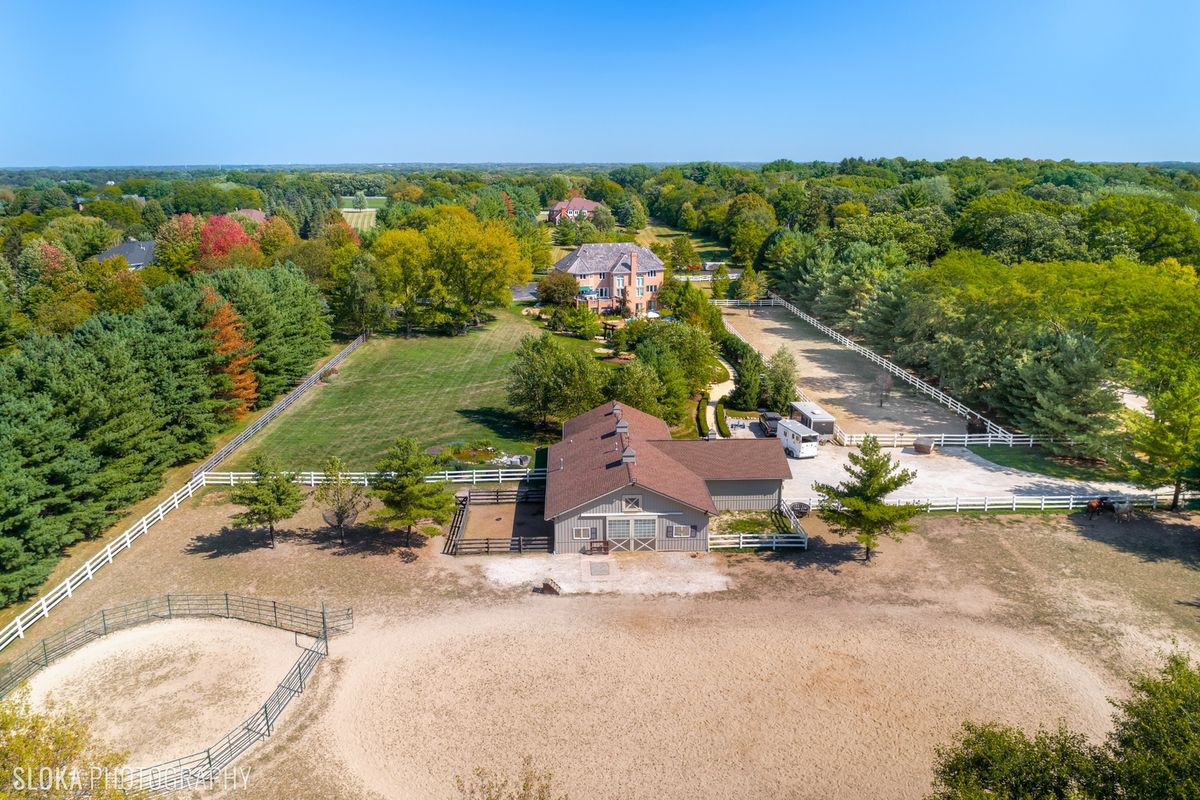 11 Moate Lane, Barrington Hills, IL 60010