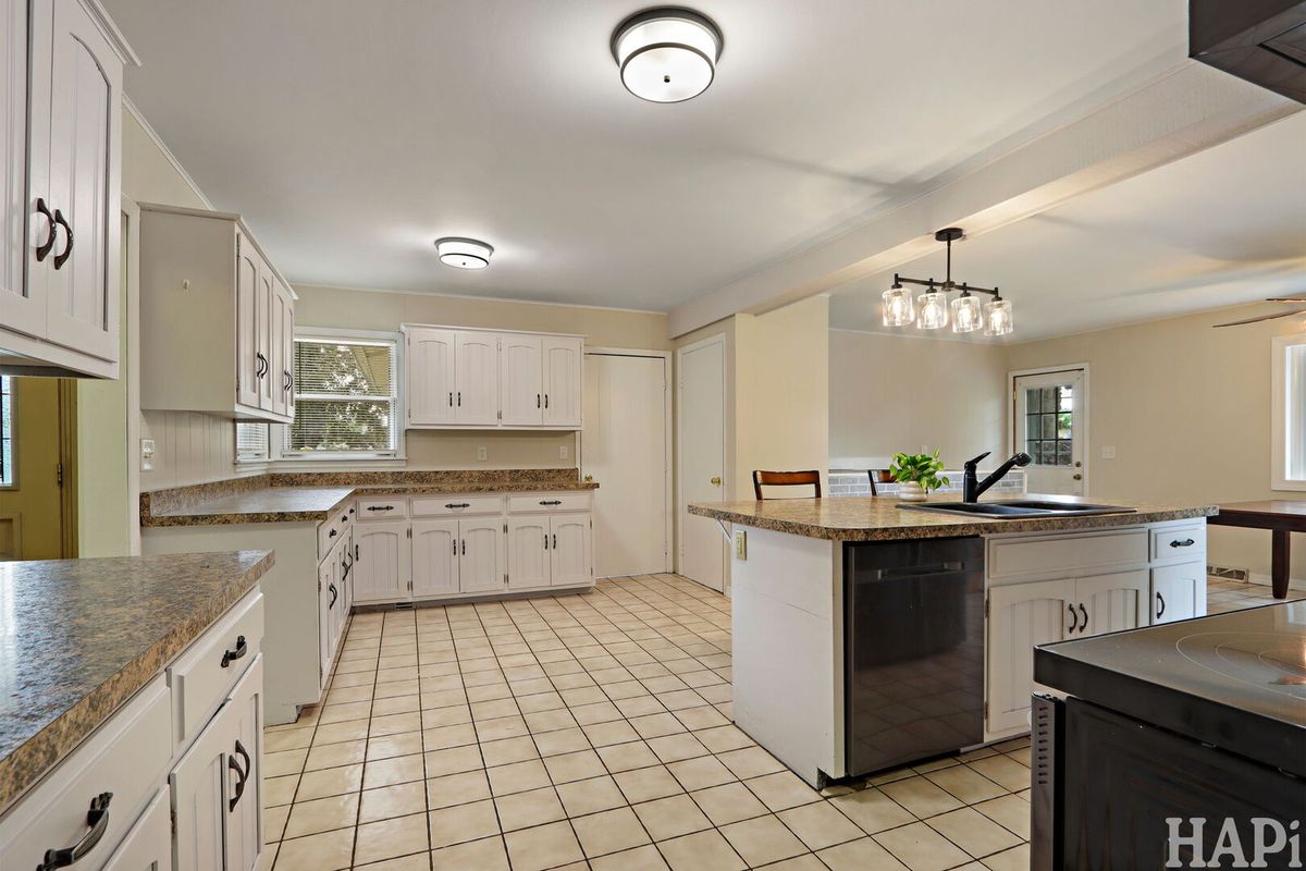 106 Sherwood Drive, Cary, IL 60013