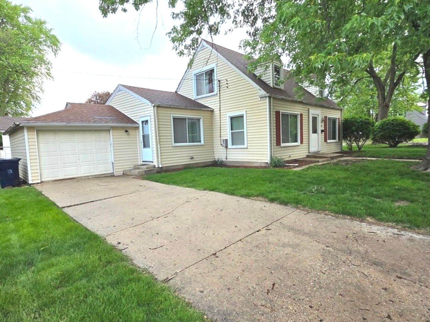 1106 Birchdale Drive — Elgin, IL 60123