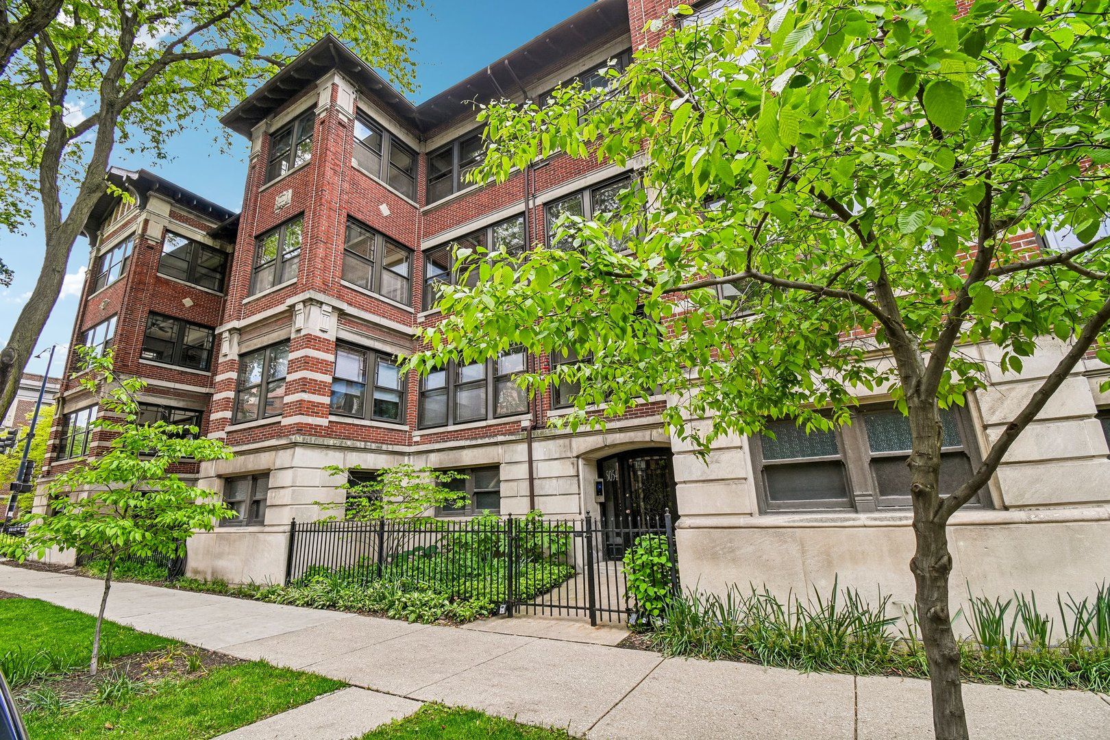 5054 S Woodlawn Avenue #3C — Chicago, IL 60615