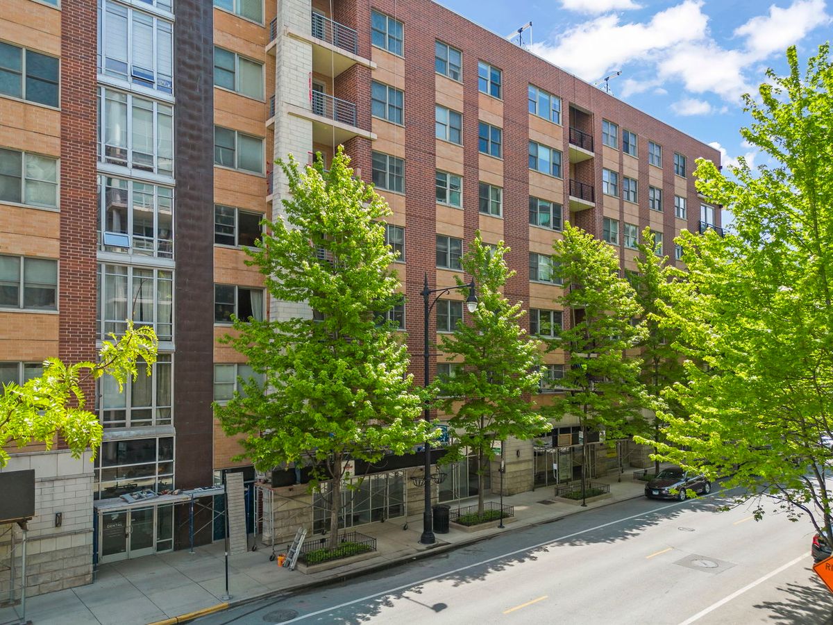 873 Larrabee Street, Chicago, IL 60610