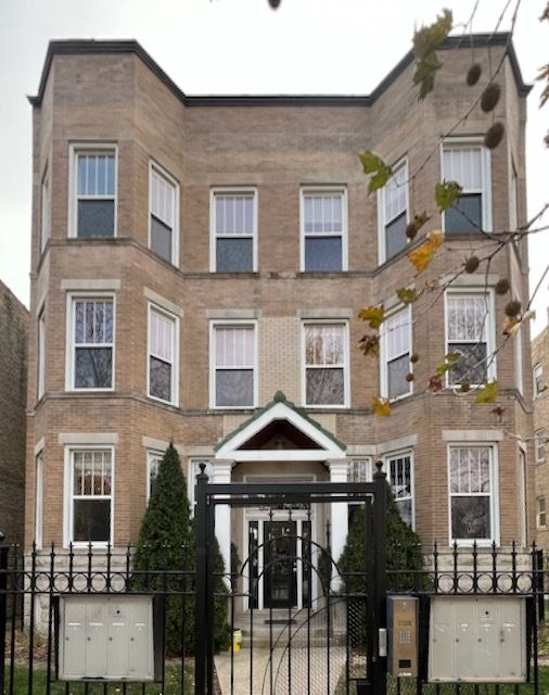 3233 Palmer Street, Chicago, IL 60647