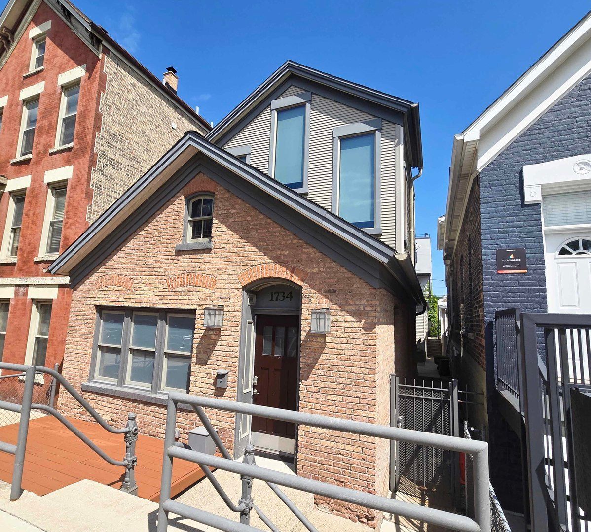 1734 Beach Avenue, Chicago, IL 60612