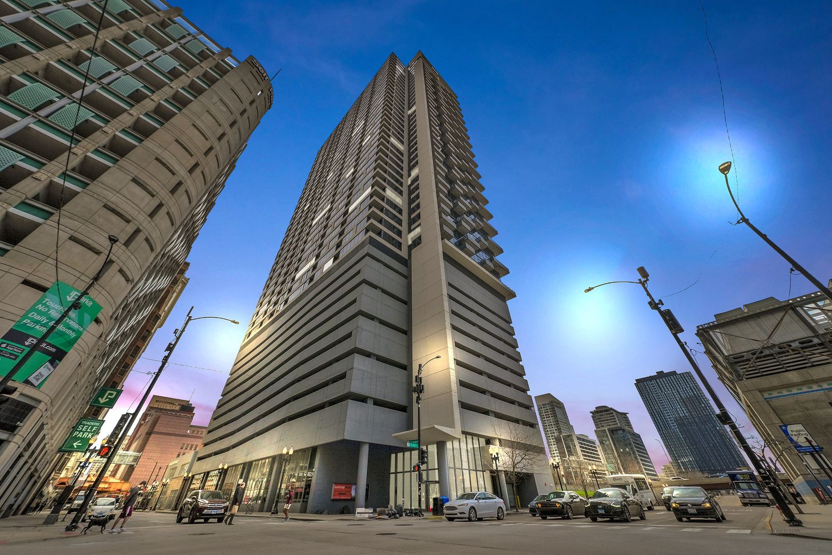 235 W Van Buren Street #2615 — Chicago, IL 60607