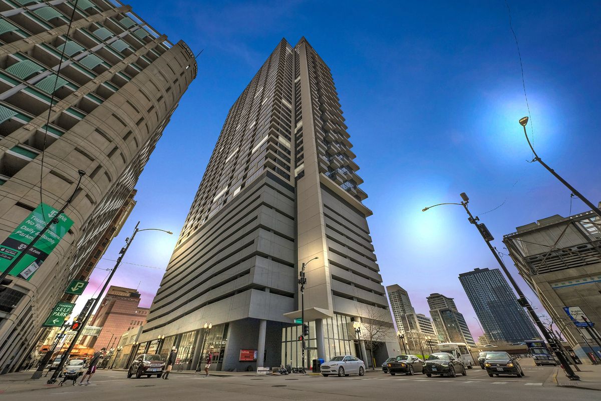 235 Van Buren Street, Chicago, IL 60607