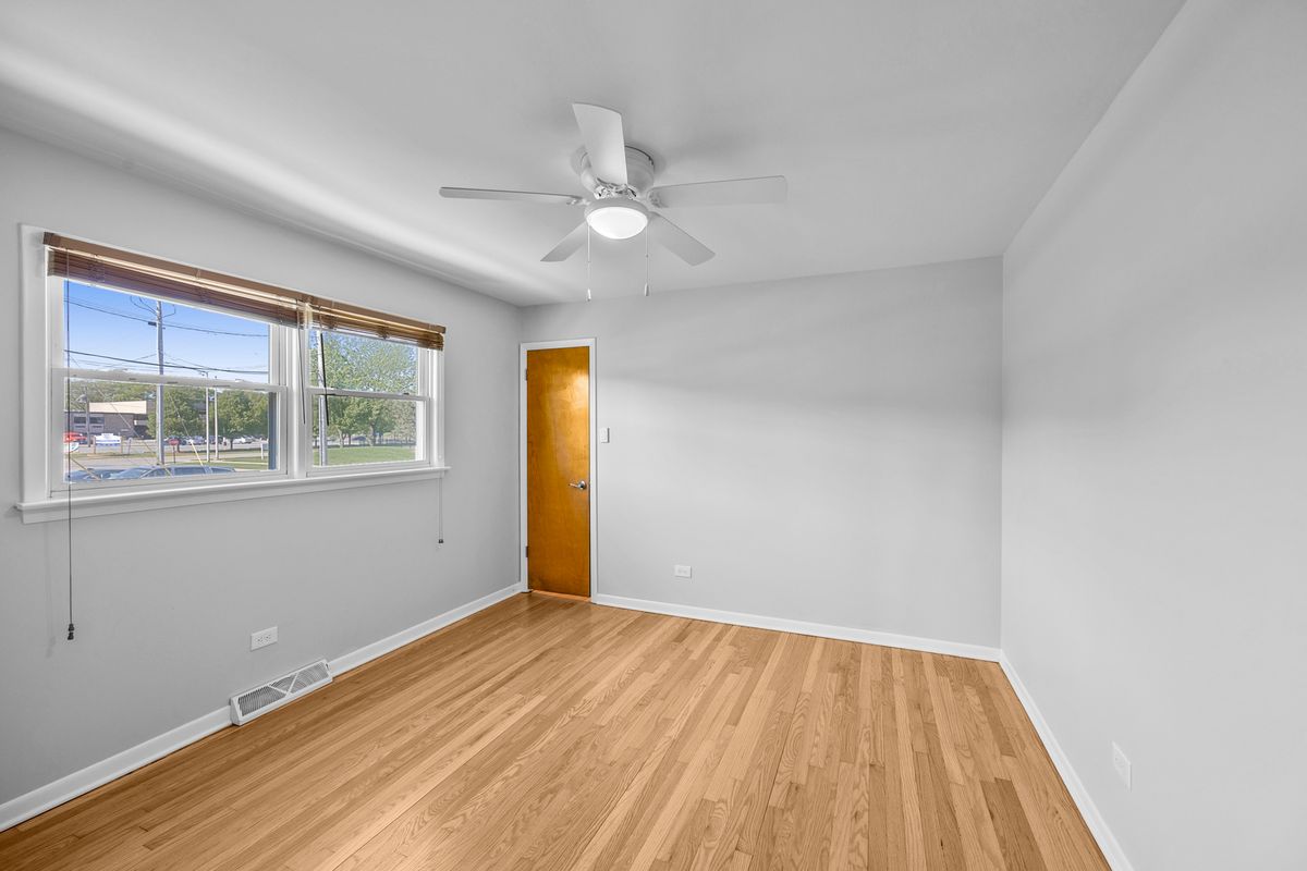 565 Oglesby Avenue, Calumet City, IL 60409