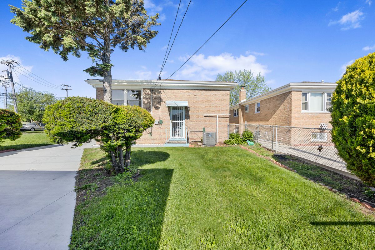 565 Oglesby Avenue, Calumet City, IL 60409