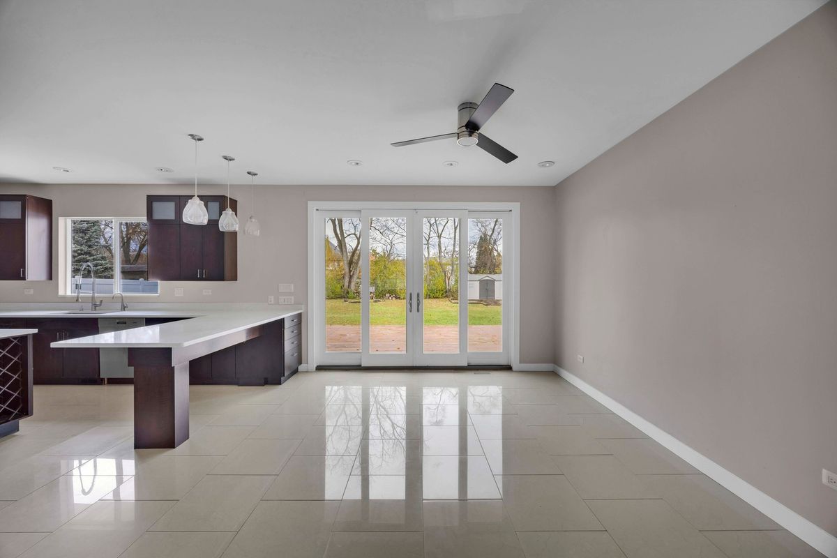 9059 Oneill Drive, Burr Ridge, IL 60527