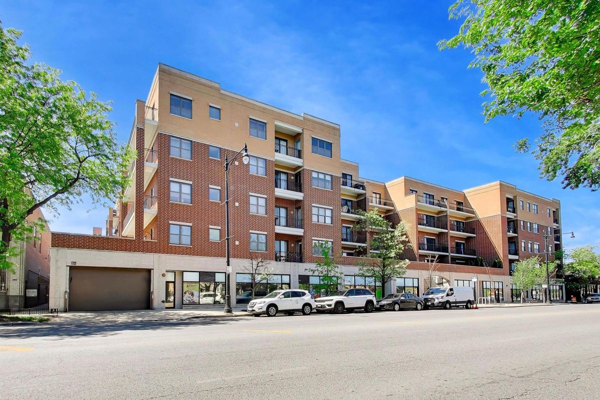 3125 W Fullerton Avenue #219, Chicago, IL 60647