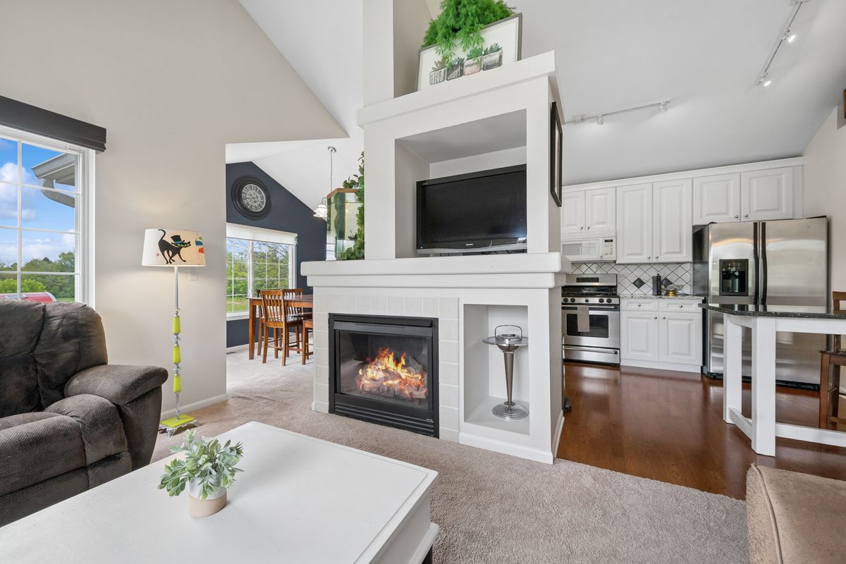 1466 New Haven Drive, Cary, IL 60013