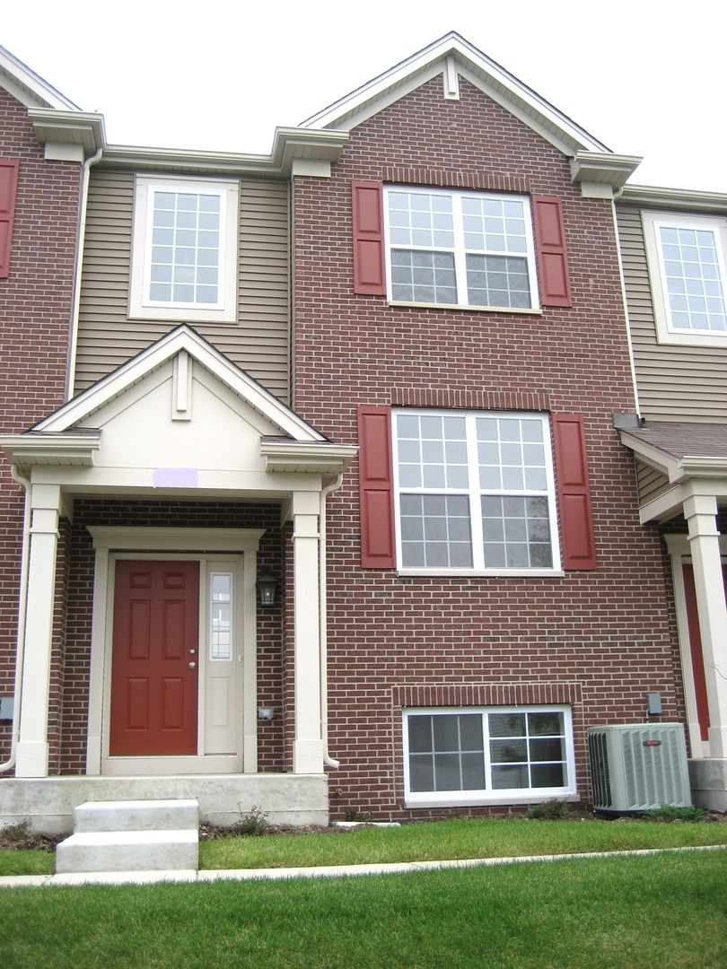 907 Neudearborn Lane, Naperville, IL 60563