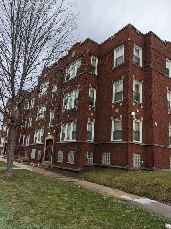 5444 W Huron Avenue — Chicago, IL 60644