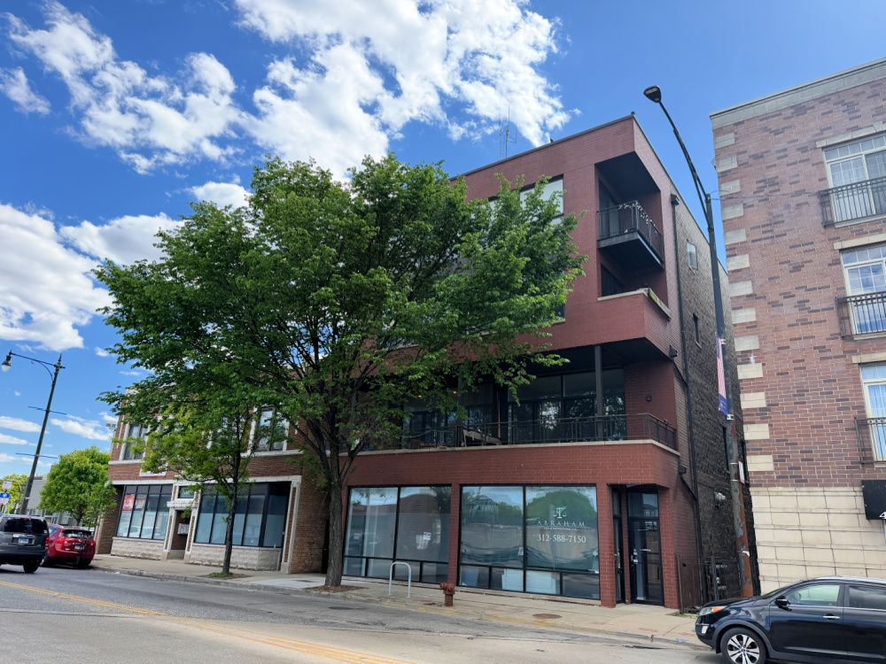 4962 Milwaukee Avenue, Chicago, IL 60630