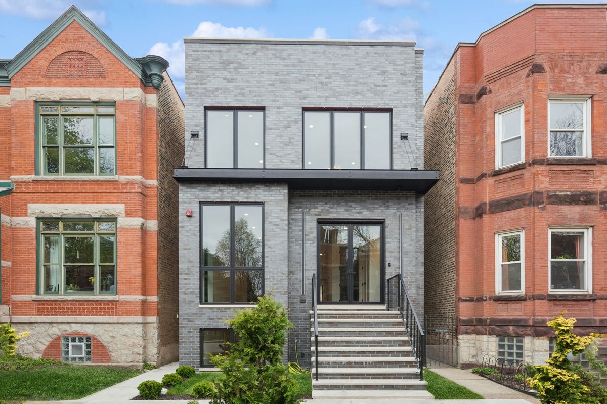 2434 Superior Street, Chicago, IL 60612