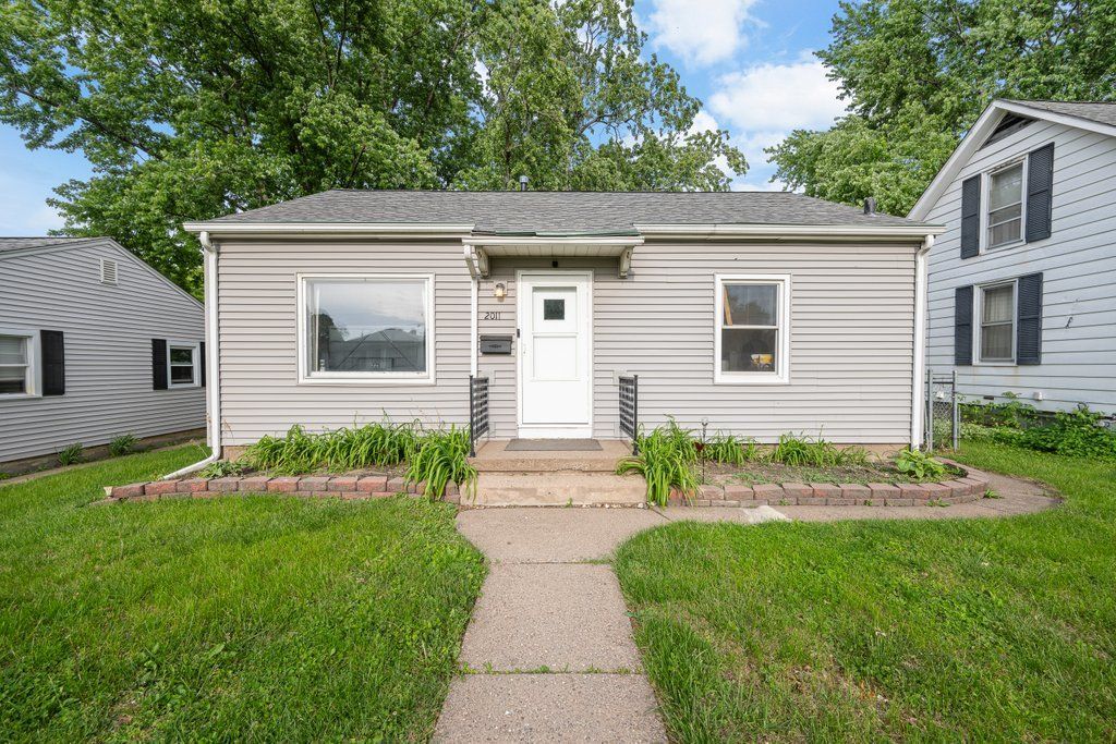 2011 35TH Street, Rock Island, IL 61201
