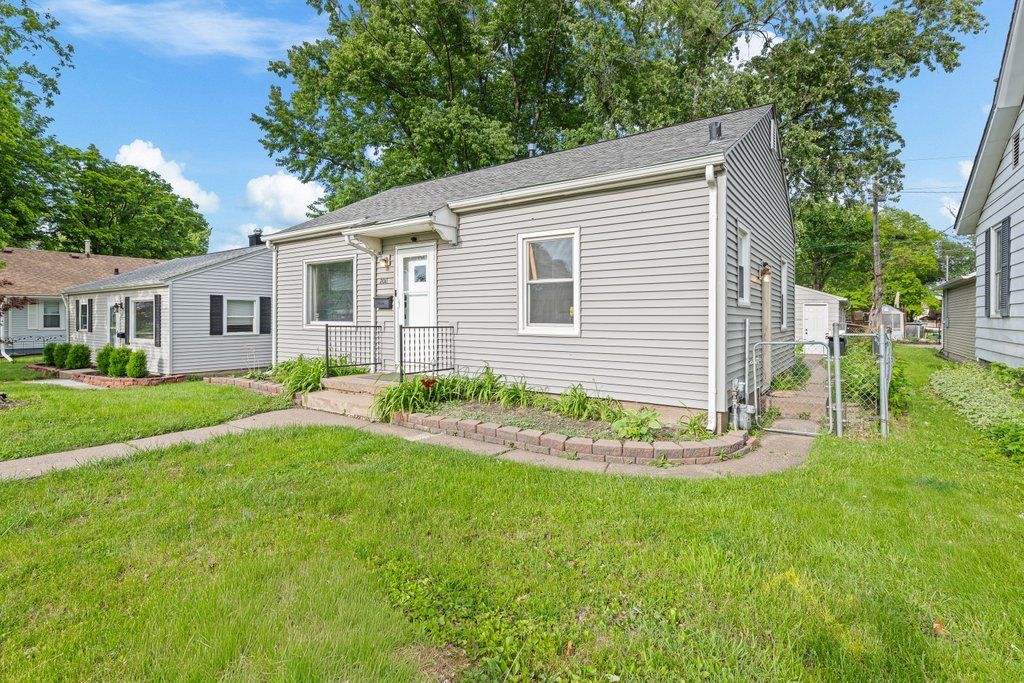 2011 35TH Street, Rock Island, IL 61201
