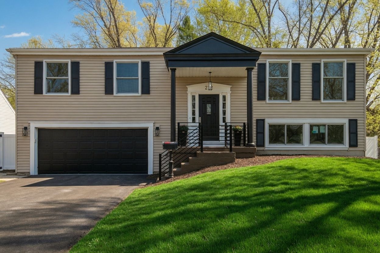 212 S River Road — Naperville, IL 60540