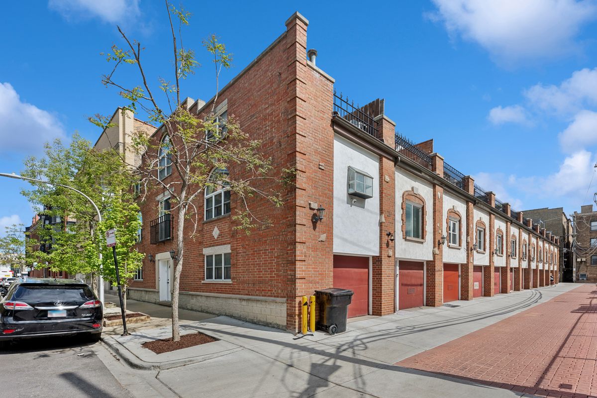 623 W Drummond Place #3, Chicago, IL 60614