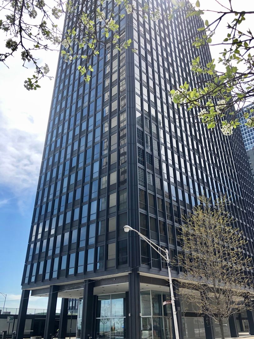 910 LAKE SHORE Drive, Chicago, IL 60611