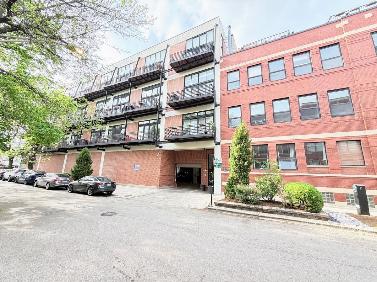 2012 Saint Paul Avenue, Chicago, IL 60647