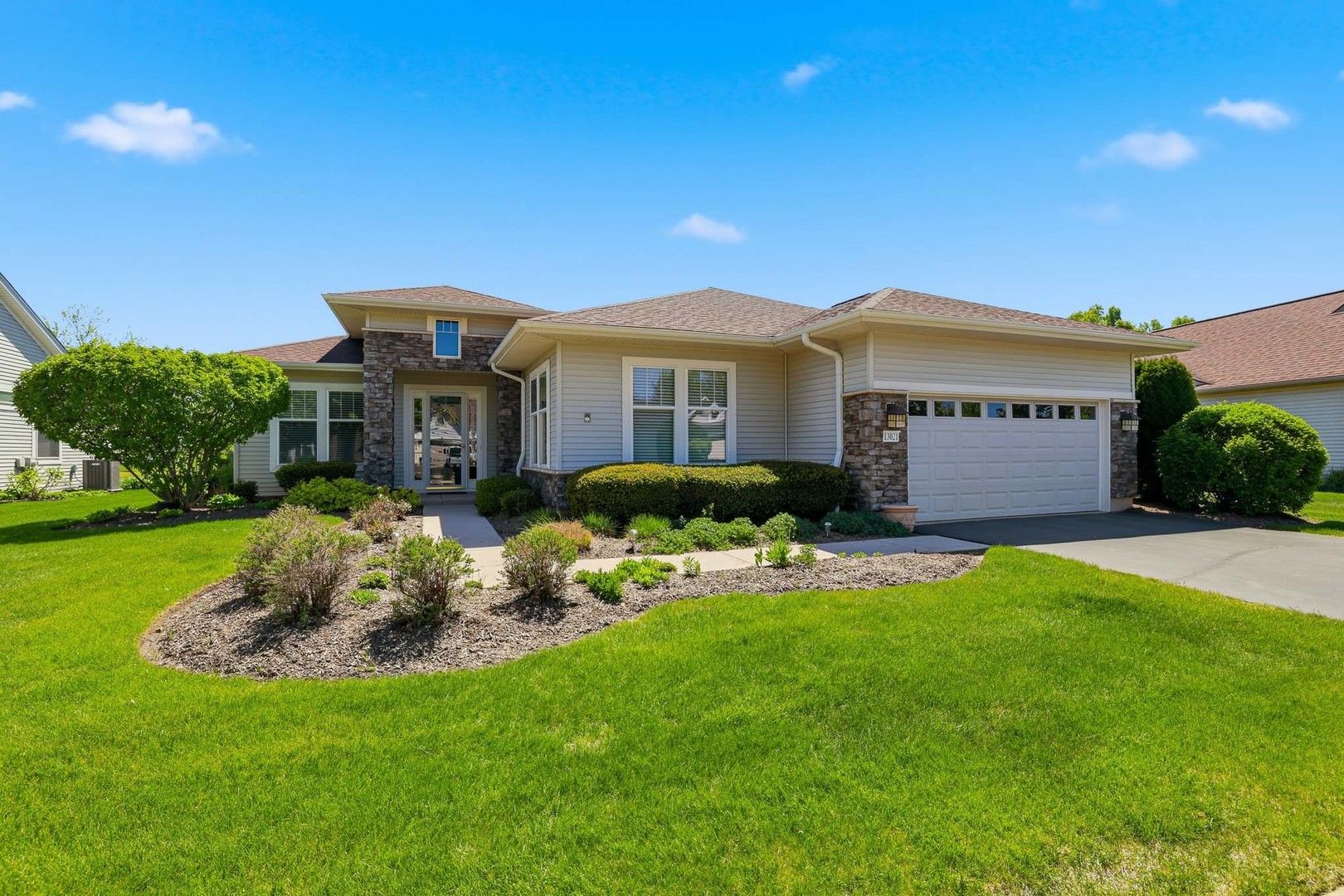 13021 Brookwood Drive — Huntley, IL 60142