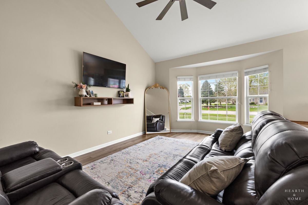 5832 Landcaster Circle, McHenry, IL 60050