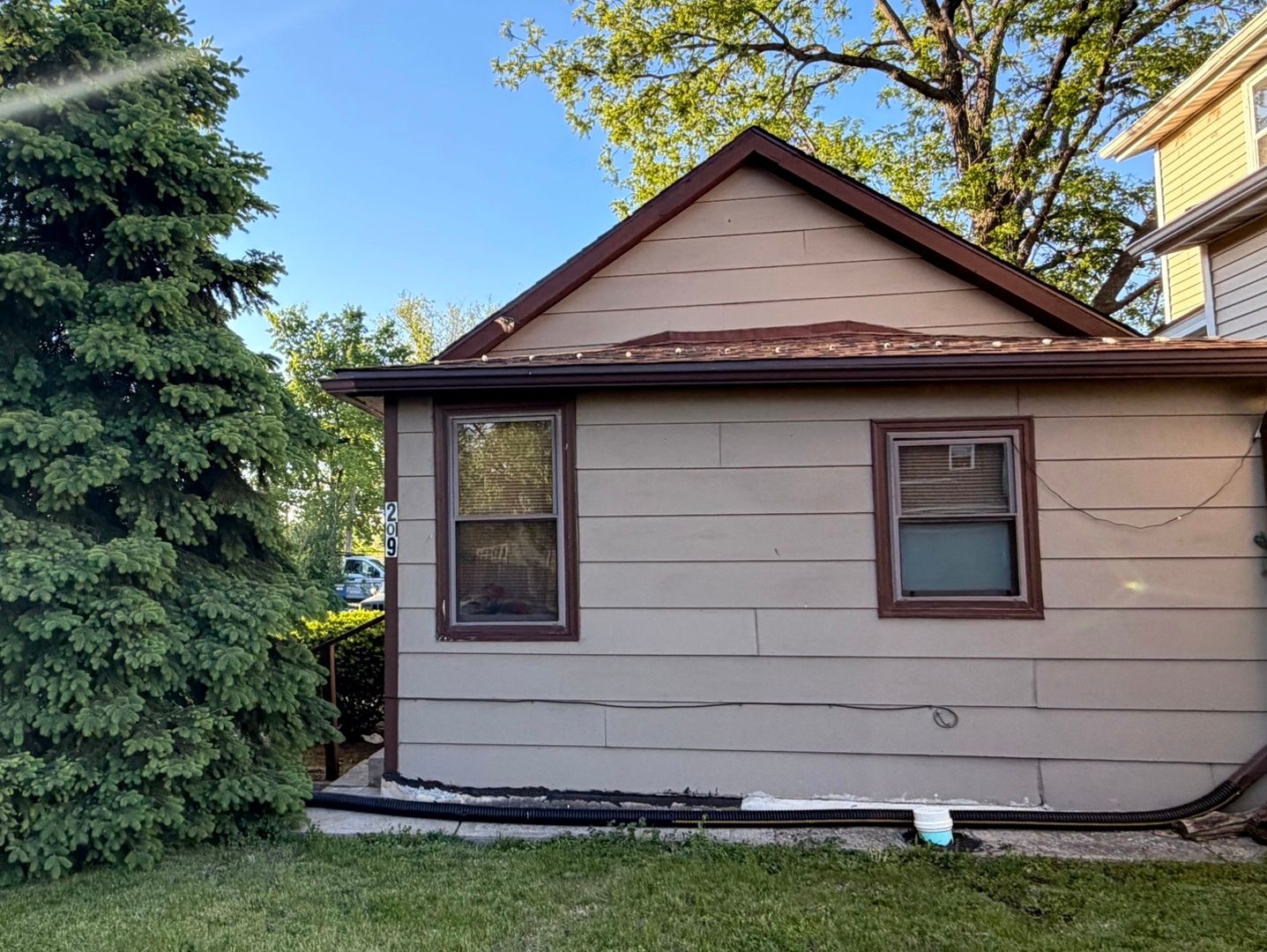 209 Ohio Street — Joliet, IL 60432