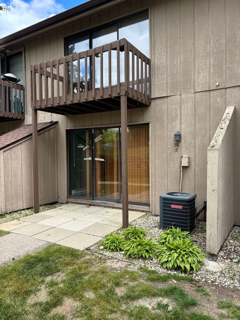 36 Bermuda Colony #5, Fox Lake, IL 60020