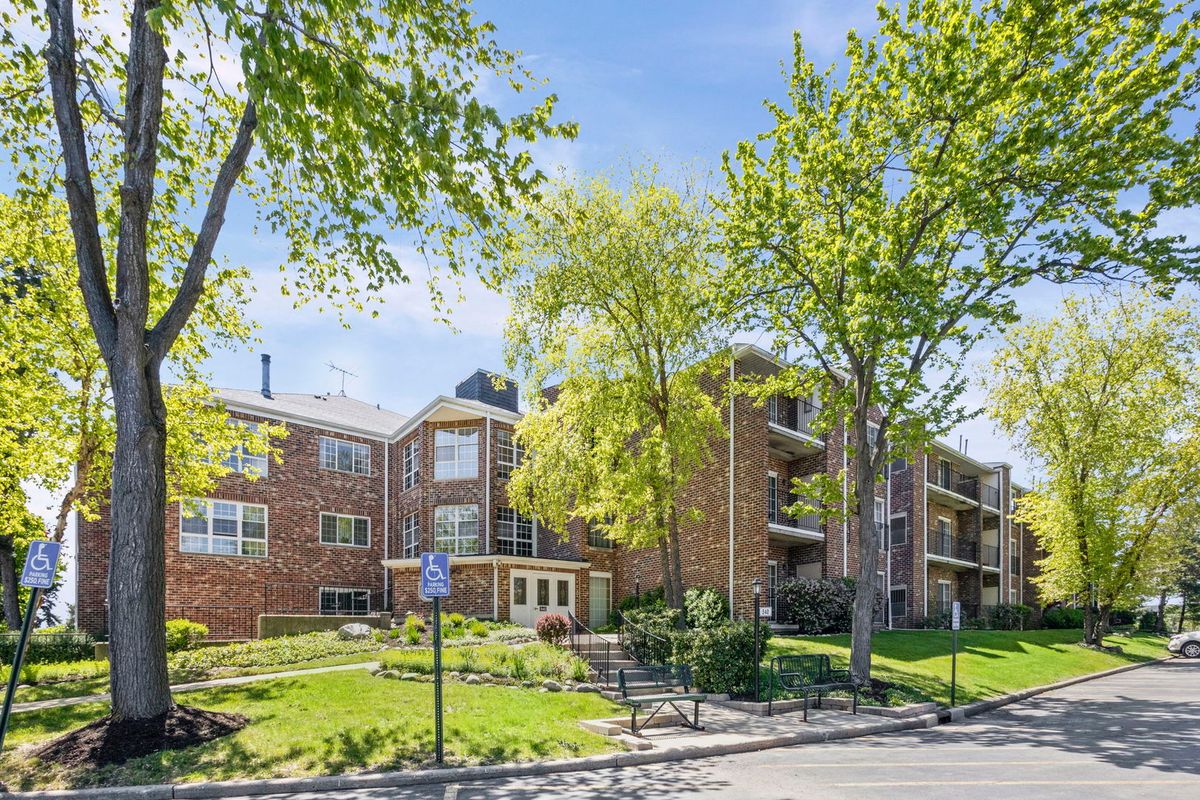 540 Biesterfield Road, Elk Grove Village, IL 60007