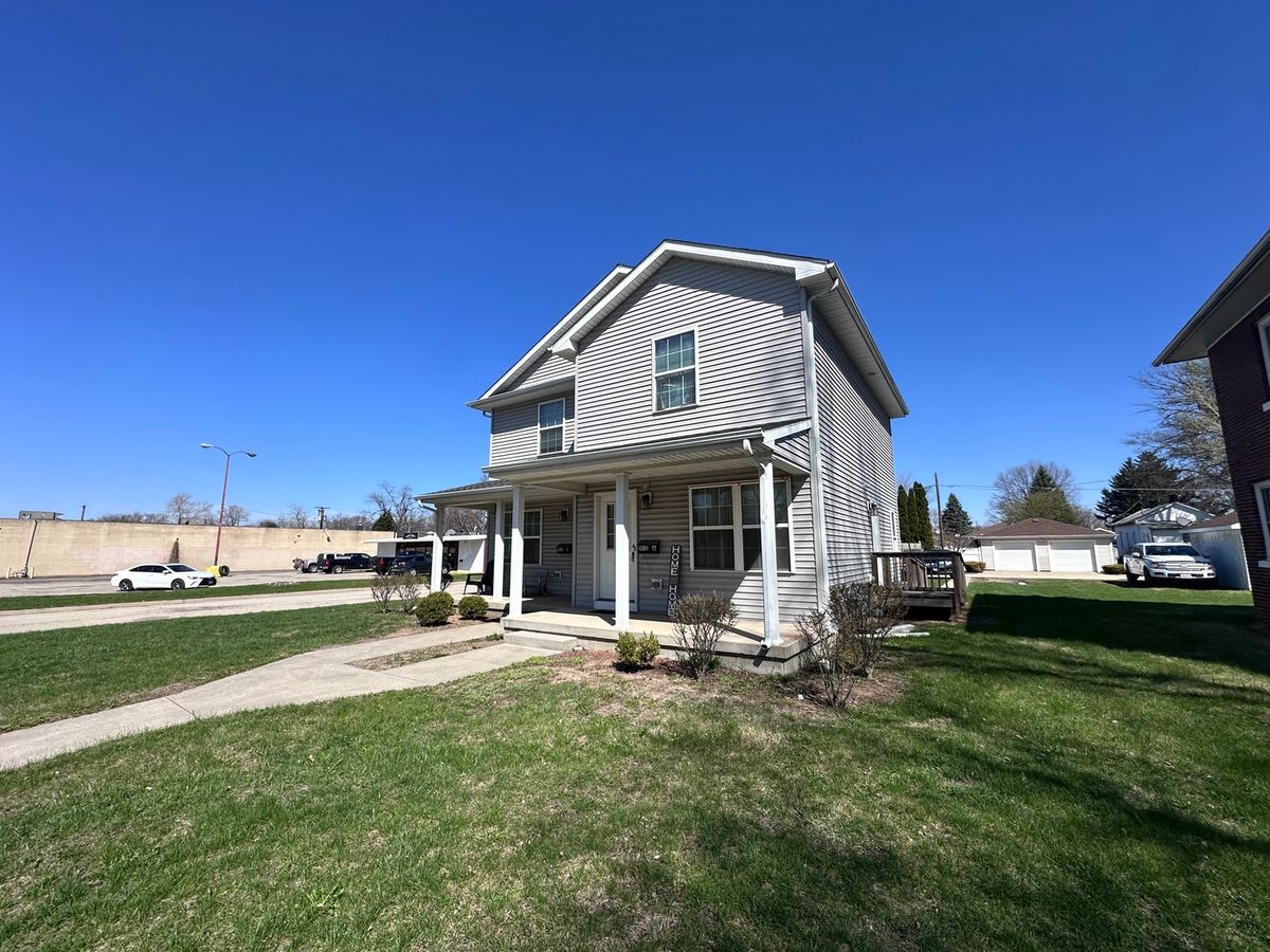 1012 W 4th Street, Sterling, IL 61081