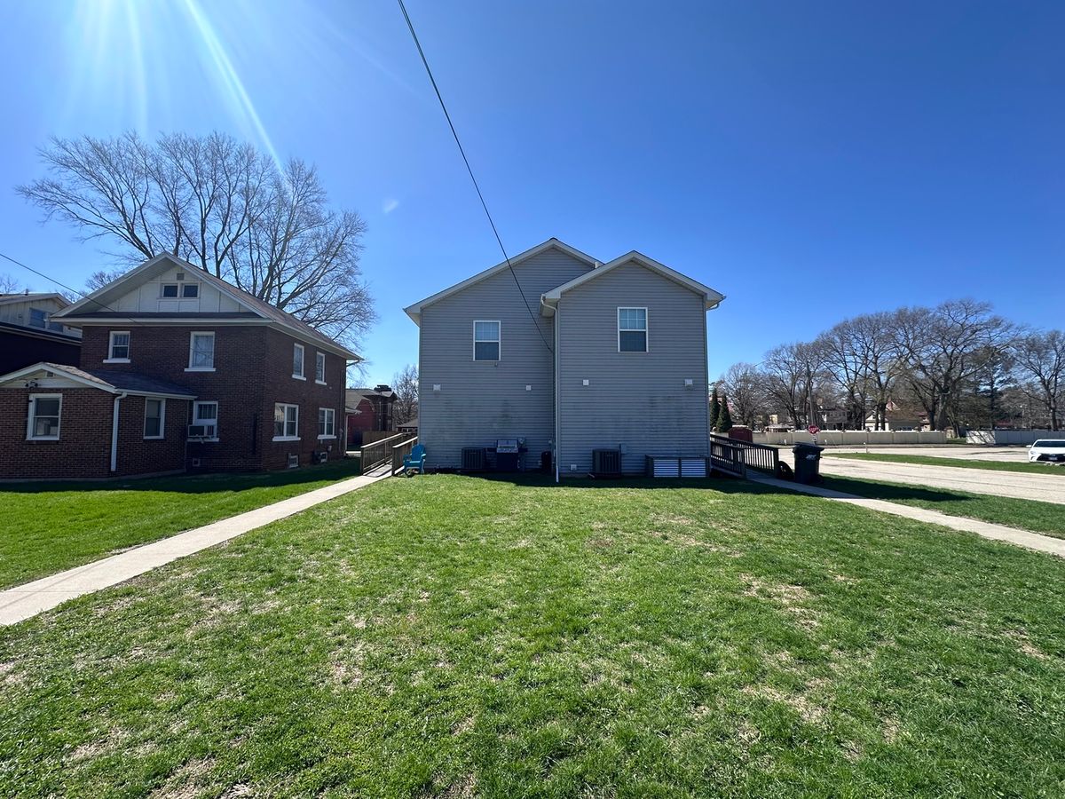 1012 W 4th Street, Sterling, IL 61081