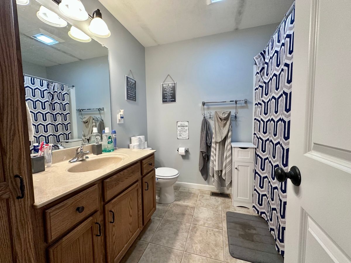 1012 W 4th Street, Sterling, IL 61081