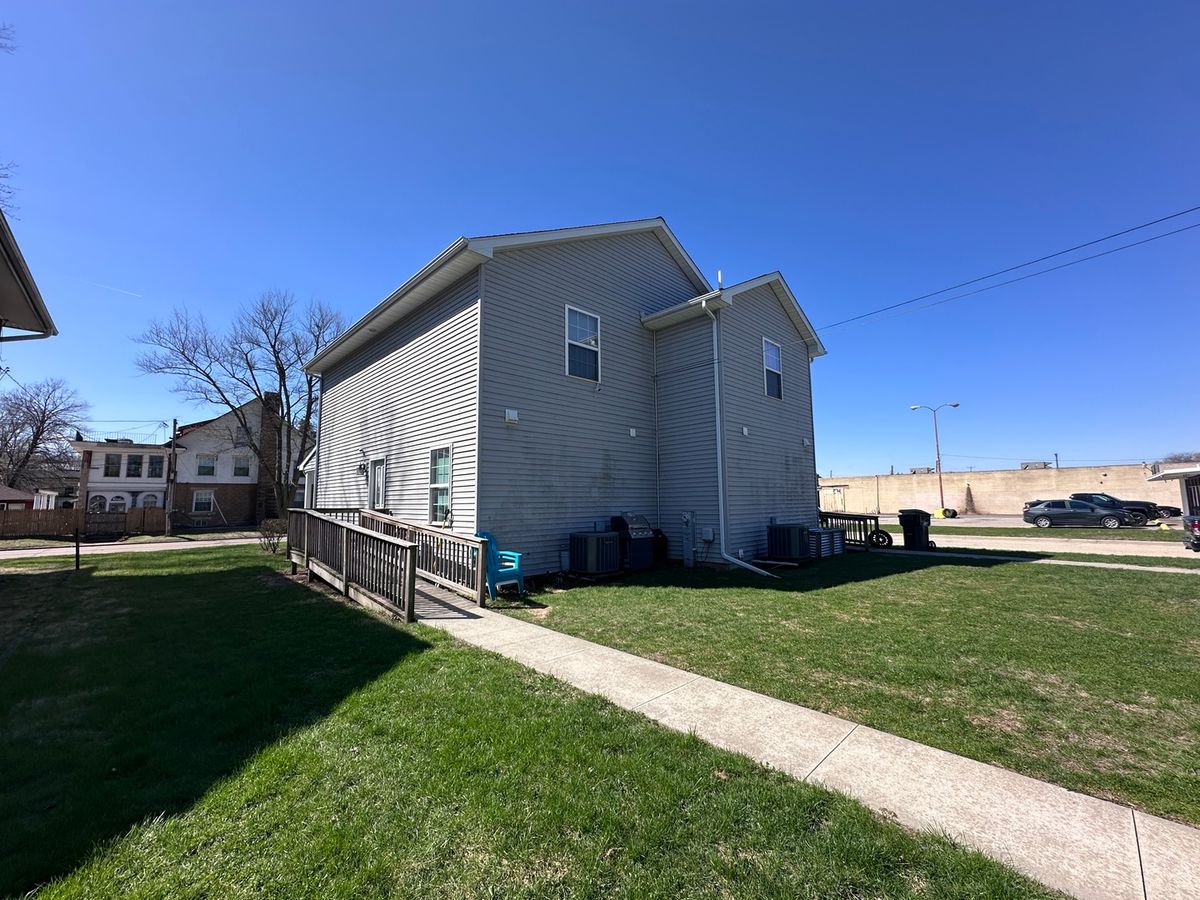 1012 W 4th Street, Sterling, IL 61081