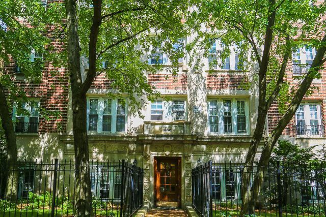 4241 KENMORE Avenue, Chicago, IL 60613