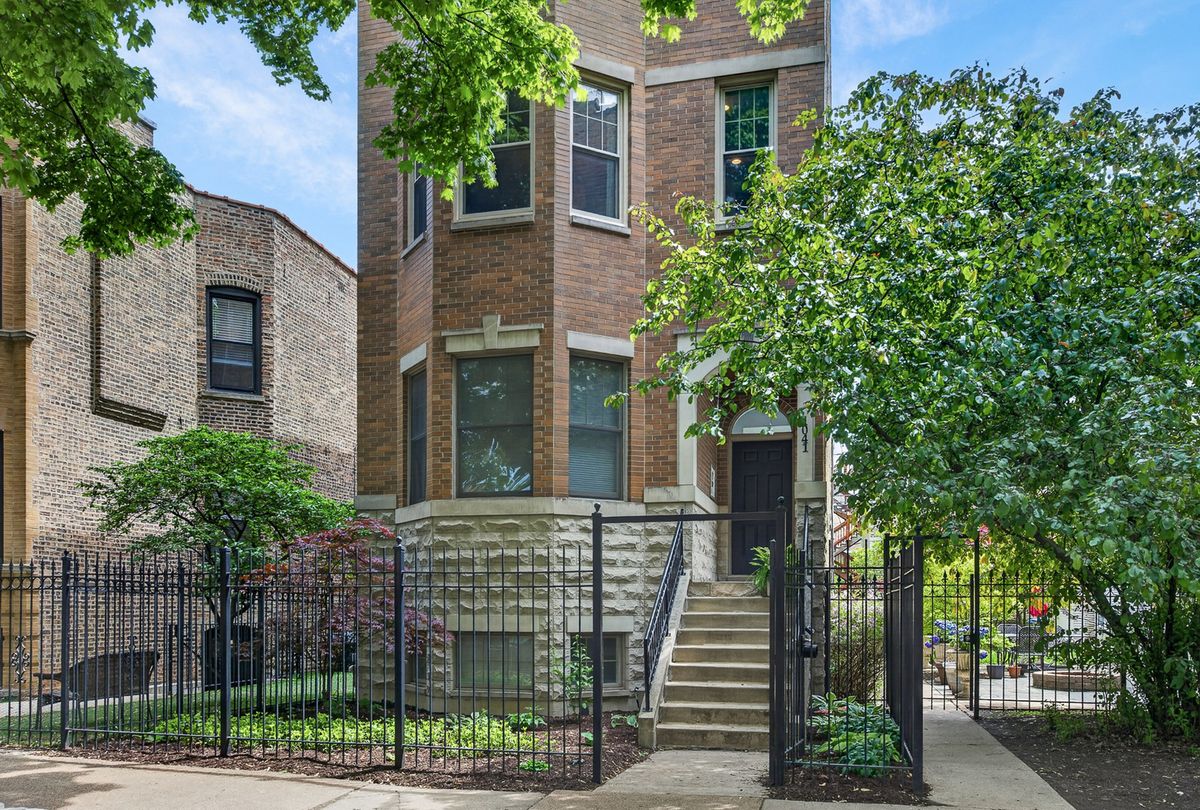 1041 Leavitt Street, Chicago, IL 60622
