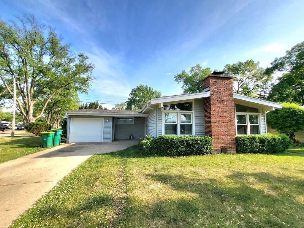 55 Jeffrey Avenue, Wheeling, IL 60090