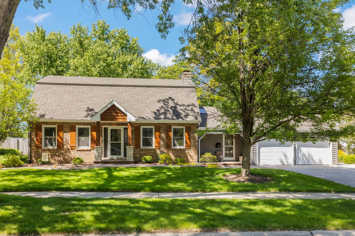 105 Thrush Lane, Naperville, IL 60540