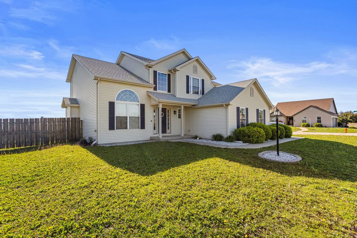 3504 S Myra Ridge Drive, Urbana, IL 61802