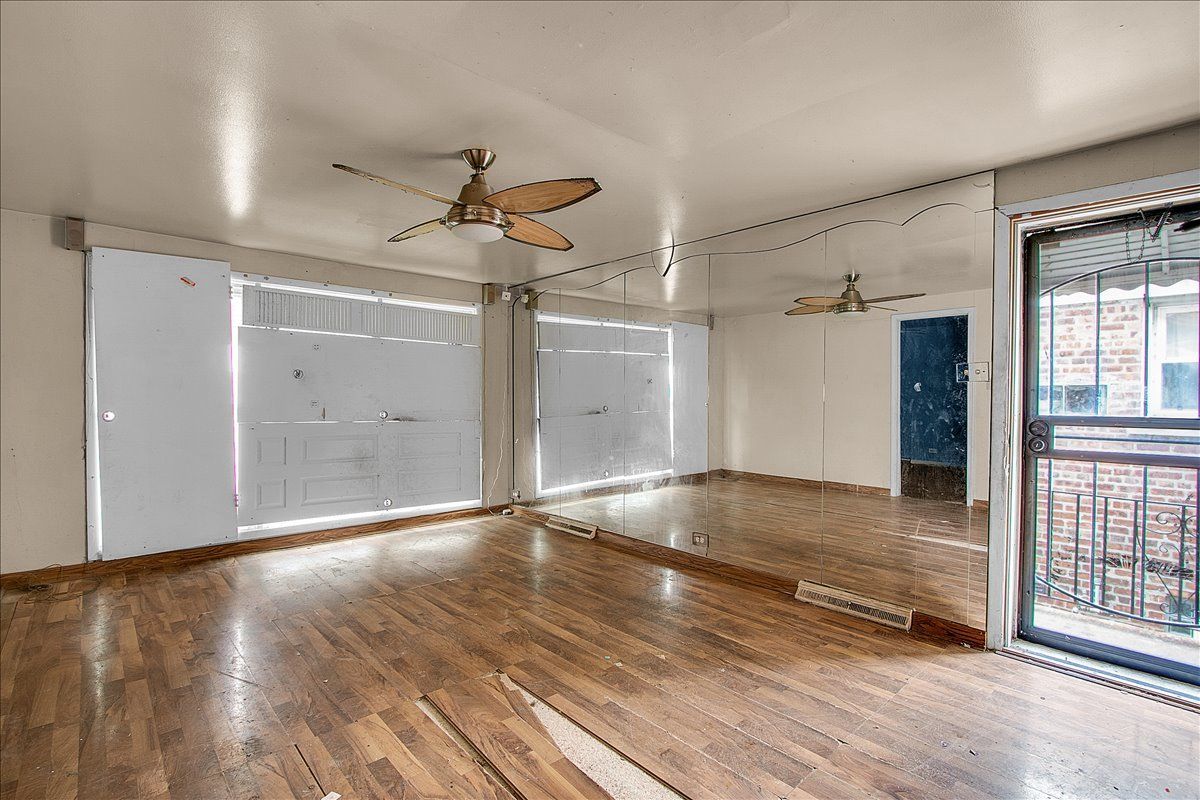 8906 S Mackinaw Street, Chicago, IL 60617