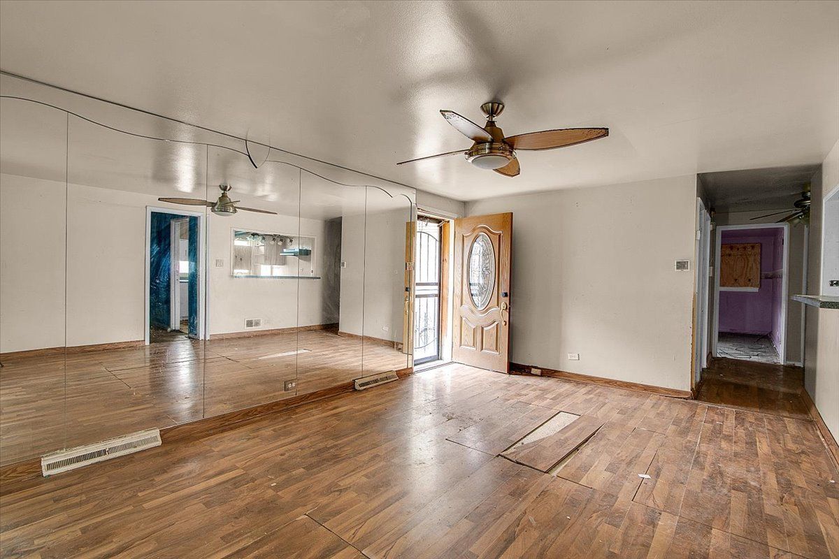 8906 S Mackinaw Street, Chicago, IL 60617