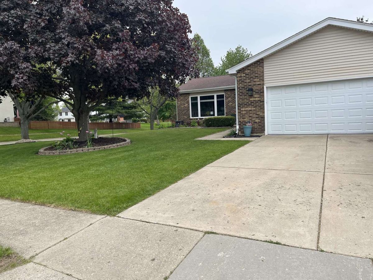 3301 Bretons Drive, McHenry, IL 60050