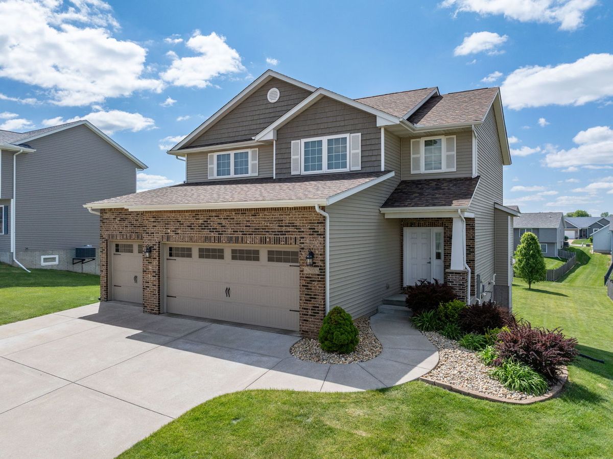 4305 Happiness Lane, Bettendorf, IA 52722