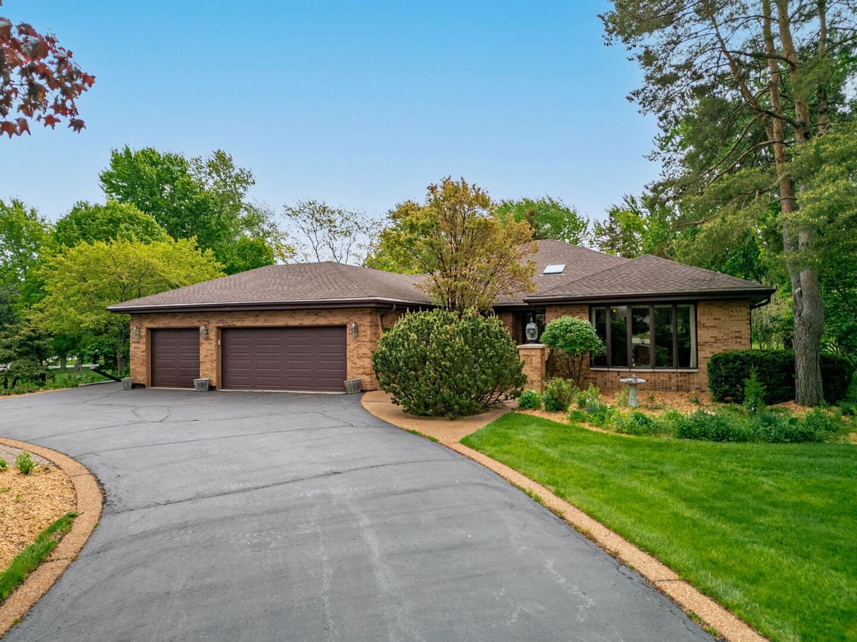 34 Carlisle Road, Hawthorn Woods, IL 60047
