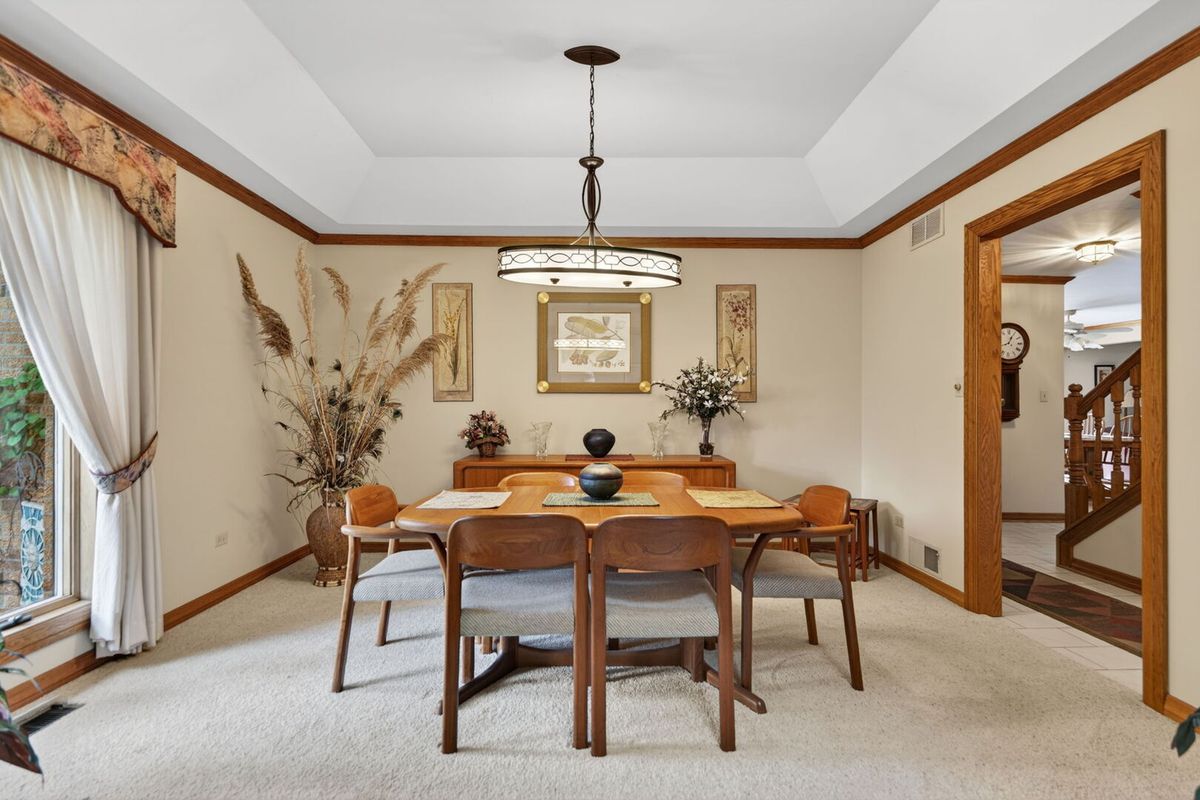 34 Carlisle Road, Hawthorn Woods, IL 60047